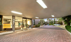 Knox International Hotel