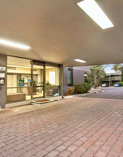 Knox International Hotel