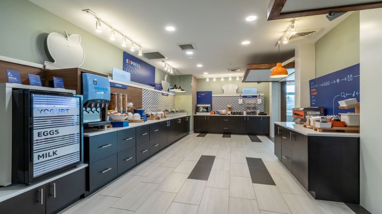 Holiday Inn Express & Suites Marion Restaurant