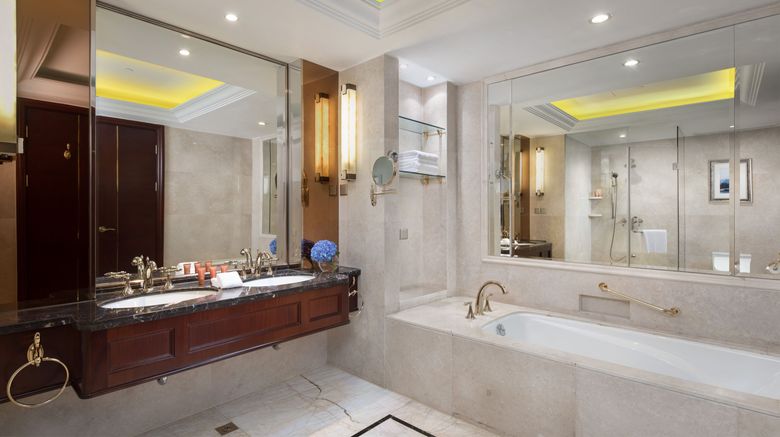 <b>Crowne Plaza Deqing Room</b>. Images powered by <a href="https://www.leonardoworldwide.com/" title="Leonardo Worldwide" target="_blank">Leonardo</a>.