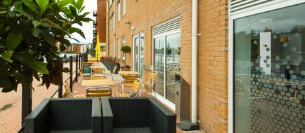 Holiday Inn Express Cardiff Bay Exterior