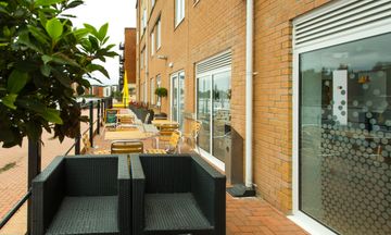 Holiday Inn Express Cardiff Bay