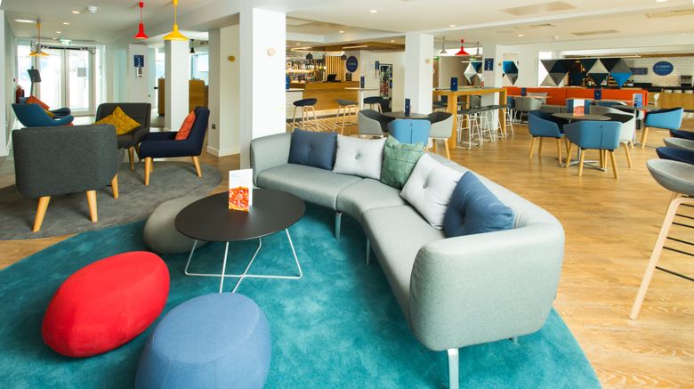 <b>Holiday Inn Express Cardiff Bay Lobby</b>. Images powered by <a href="https://www.leonardoworldwide.com/" title="Leonardo Worldwide" target="_blank">Leonardo</a>.