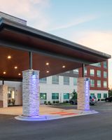 Holiday Inn Express & Suites Bourbonnais
