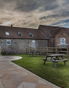Admiral Rodney Hotel