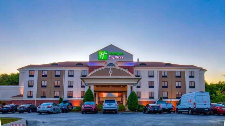 Holiday Inn Express Johnson City Exterior