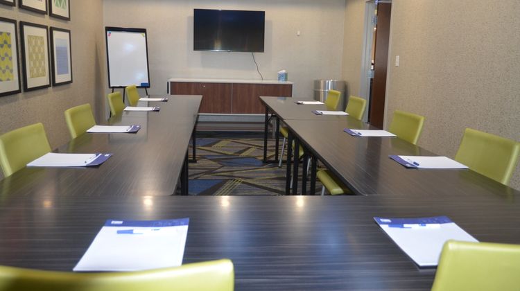 Holiday Inn Express Hotel & Suites Meeting