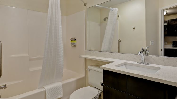 Candlewood Suites Indianapolis South Room