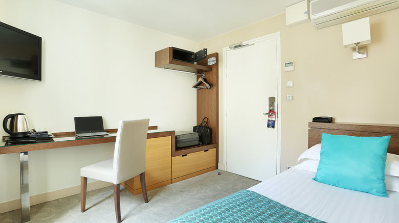<b>Le Grand Hotel de Normandie Room</b>. Images powered by <a href="https://www.leonardoworldwide.com/" title="Leonardo Worldwide" target="_blank">Leonardo</a>.
