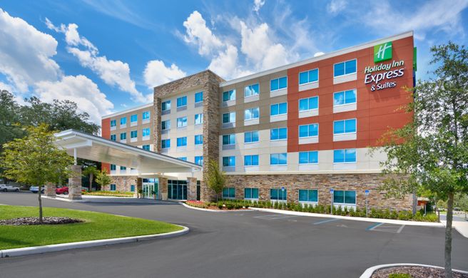 Holiday Inn Express & Sts Gainesville SW Exterior