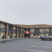 Red Roof Inn & Suites Newport Middletown