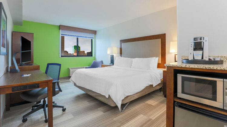 Holiday Inn Express Fort Worth Downtown Room