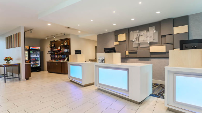 <b>Holiday Inn Express Fort Worth Downtown Lobby</b>. Images powered by <a href="https://www.leonardoworldwide.com/" title="Leonardo Worldwide" target="_blank">Leonardo</a>.