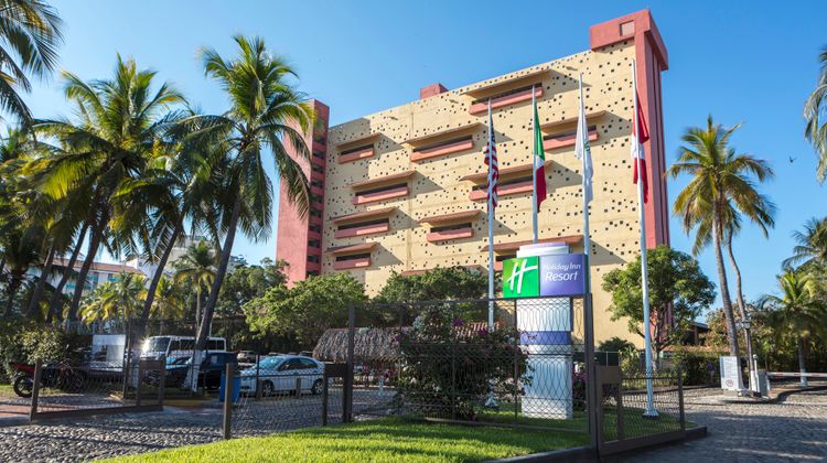 Holiday Inn Resort Ixtapa Exterior