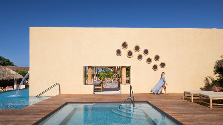 <b>Four Seasons Resort Punta Mita Pool</b>. Images powered by <a href="https://www.leonardoworldwide.com/" title="Leonardo Worldwide" target="_blank">Leonardo</a>.