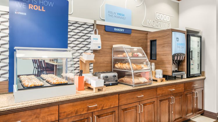 Holiday Inn Express Wilmington-Newark Restaurant