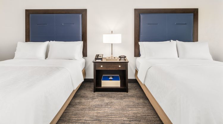 Holiday Inn Express Wilmington-Newark Room