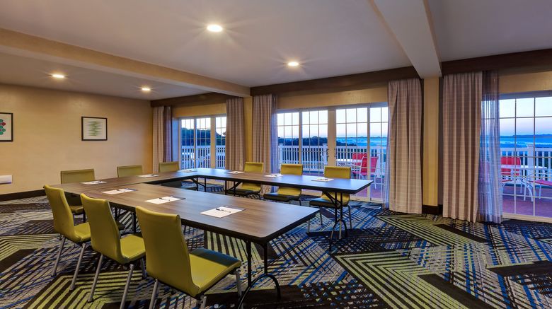 <b>Holiday Inn Express Hotel & Suites Meeting</b>. Images powered by <a href="https://www.leonardoworldwide.com/" title="Leonardo Worldwide" target="_blank">Leonardo</a>.
