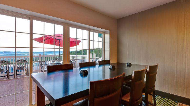 <b>Holiday Inn Express Hotel & Suites Lobby</b>. Images powered by <a href="https://www.leonardoworldwide.com/" title="Leonardo Worldwide" target="_blank">Leonardo</a>.