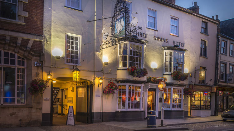 Three Swans Hotel Exterior