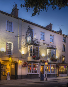 Three Swans Hotel