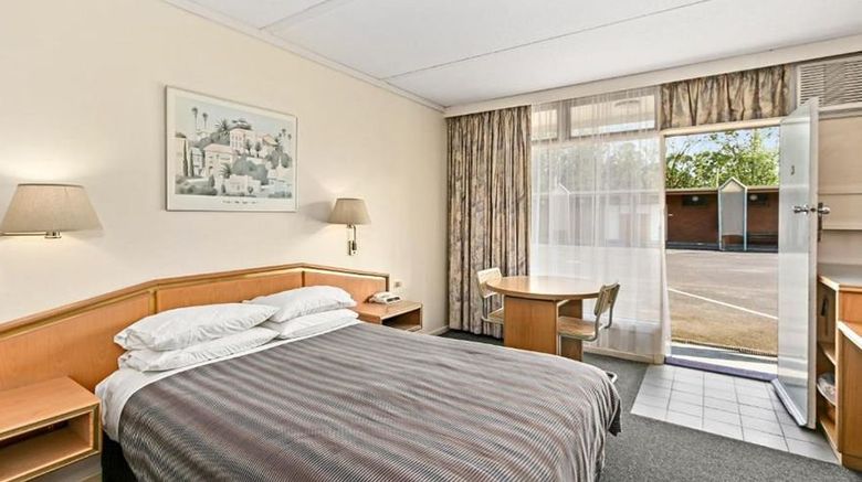 <b>Moe Parklands Motel Room</b>. Images powered by <a href="https://www.leonardoworldwide.com/" title="Leonardo Worldwide" target="_blank">Leonardo</a>.