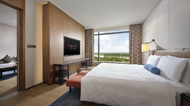 <b>HUALUXE Nanjing Yangtze River Room</b>. Images powered by <a href="https://www.leonardoworldwide.com/" title="Leonardo Worldwide" target="_blank">Leonardo</a>.