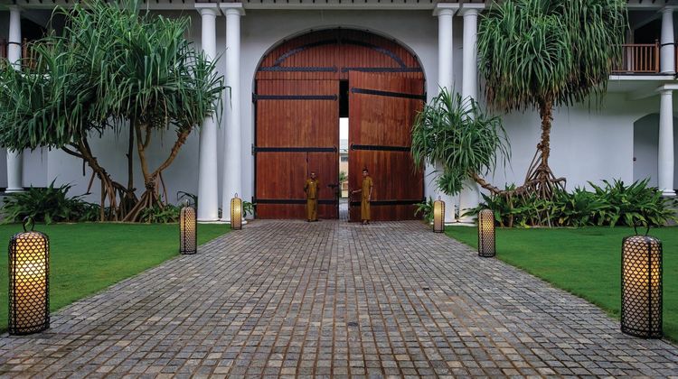 The Fortress Resort & Spa Exterior