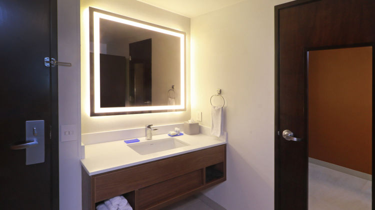 Holiday Inn Express Guadalajara Iteso Room