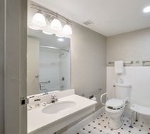 Red Carpet Inn & Suites Room