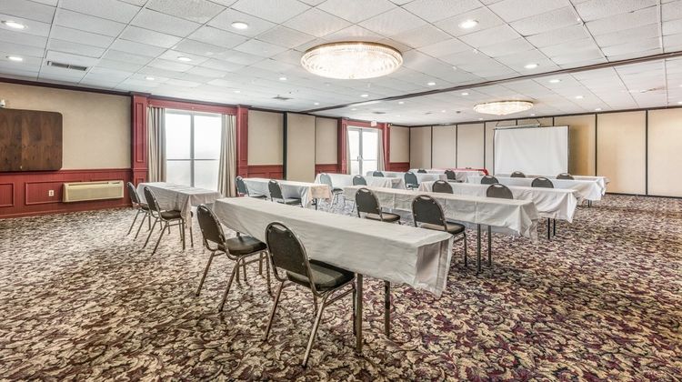 Red Carpet Inn & Suites Meeting