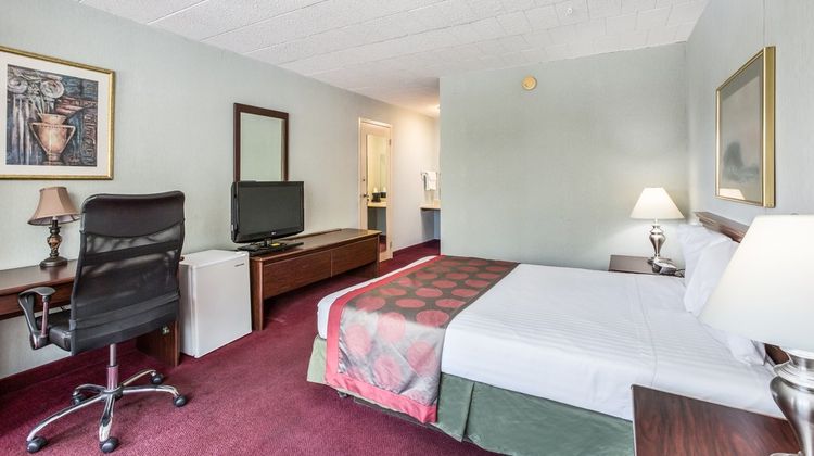 Red Carpet Inn & Suites Room
