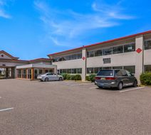Red Carpet Inn & Suites Room