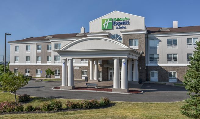 Holiday Inn Express Hotel & Suites Exterior