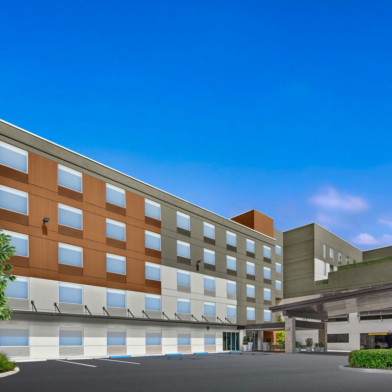 Holiday Inn Express Convention Center