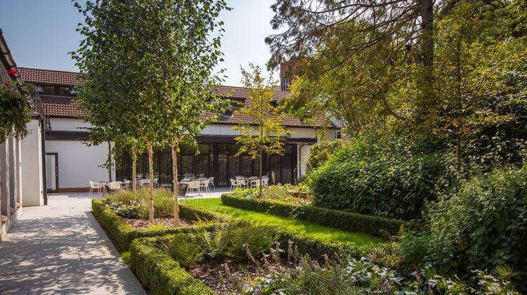 Crowne Plaza Gerrards Cross Hotel Exterior
