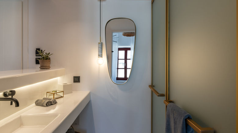 <b>The TownHouse Mykonos Room</b>. Images powered by <a href="https://www.leonardoworldwide.com/" title="Leonardo Worldwide" target="_blank">Leonardo</a>.