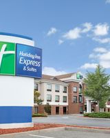 Holiday Inn Express Hotel & Suites