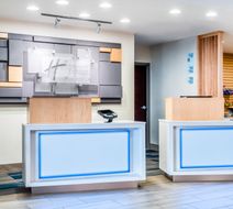 Holiday Inn Express Hotel & Suites Lobby