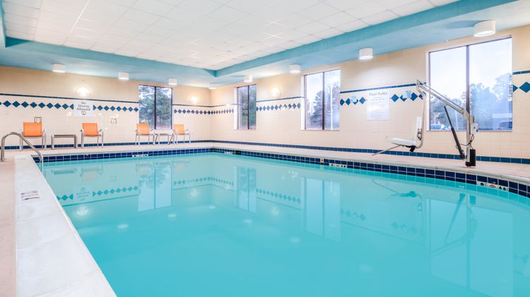 Holiday Inn Express Hotel & Suites Pool