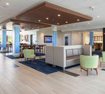 Holiday Inn Express & Suites Bourbonnais Lobby