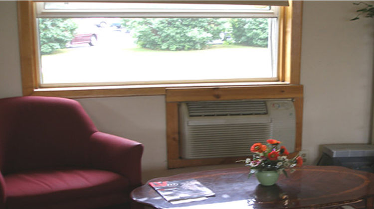 Red Carpet Inn Lobby