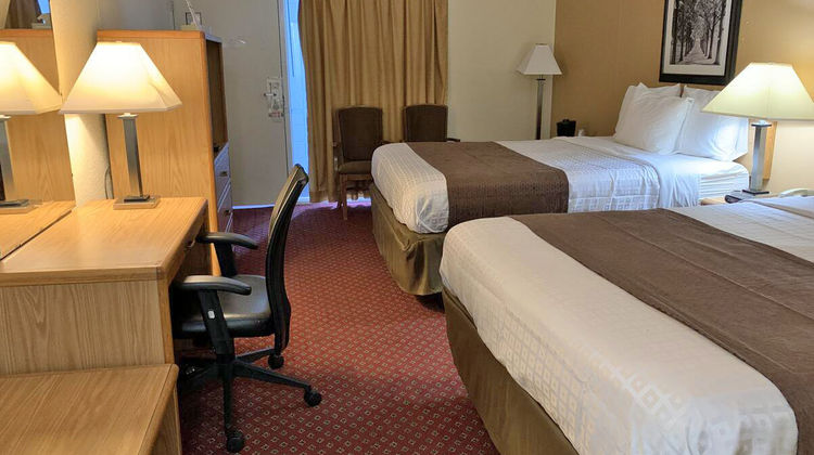 Red Carpet Inn & Suites Room