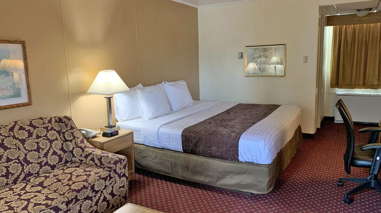 Red Carpet Inn & Suites Room