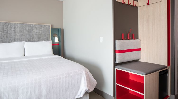 avid hotel Madison-Monona Room