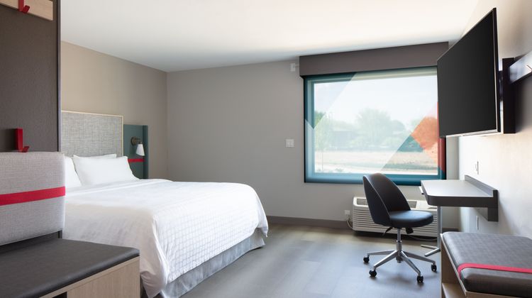 avid hotel Madison-Monona Room