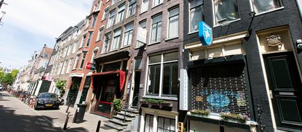 Quentin Leidse Square Exterior