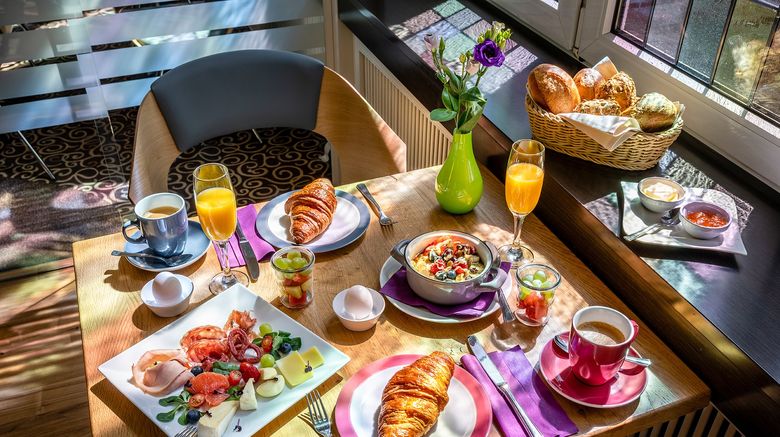<b>Insel Hotel Restaurant</b>. Images powered by <a href="https://www.leonardoworldwide.com/" title="Leonardo Worldwide" target="_blank">Leonardo</a>.