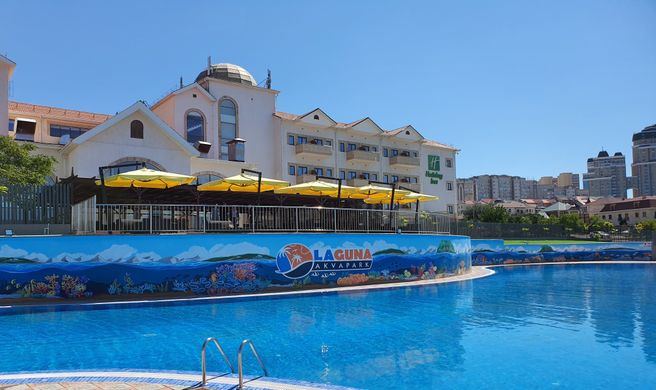 Holiday Inn Aktau Seaside Exterior