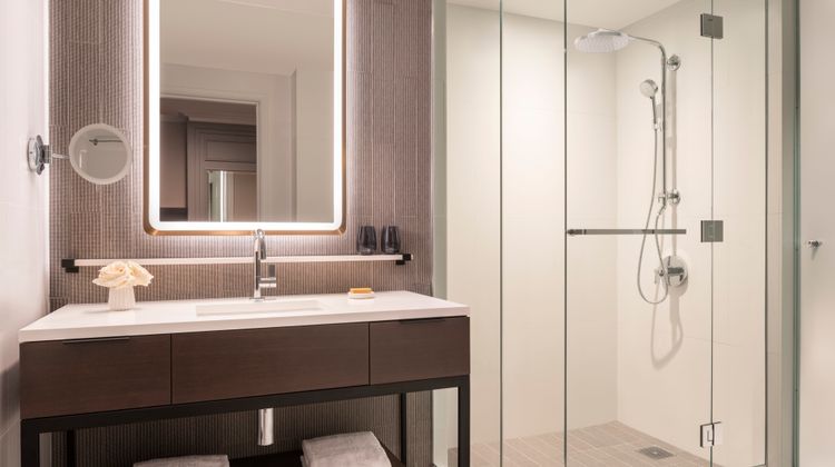 Four Seasons Hotel at Embarcadero Room
